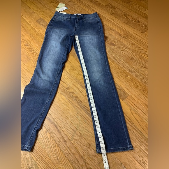 NWT Santana Jeans High Rise Slim Leg Blue Denim - Size 6 - Picture 7 of 9